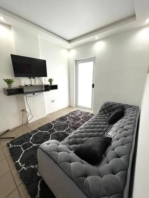 Monopoly 2 Bedroom Condo Near Beach W/Pool/Parking 산후안 아파트
